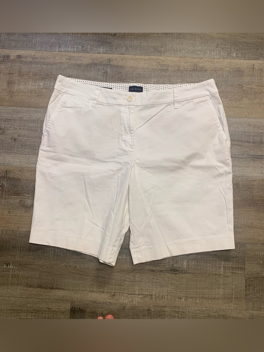 Talbots Perfect Short 9 1/2” White Shorts Women’s Petite 16P